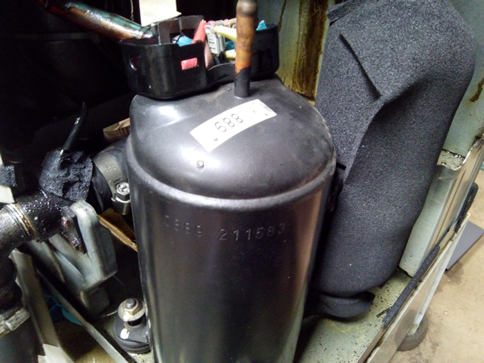 大金油冷机维修